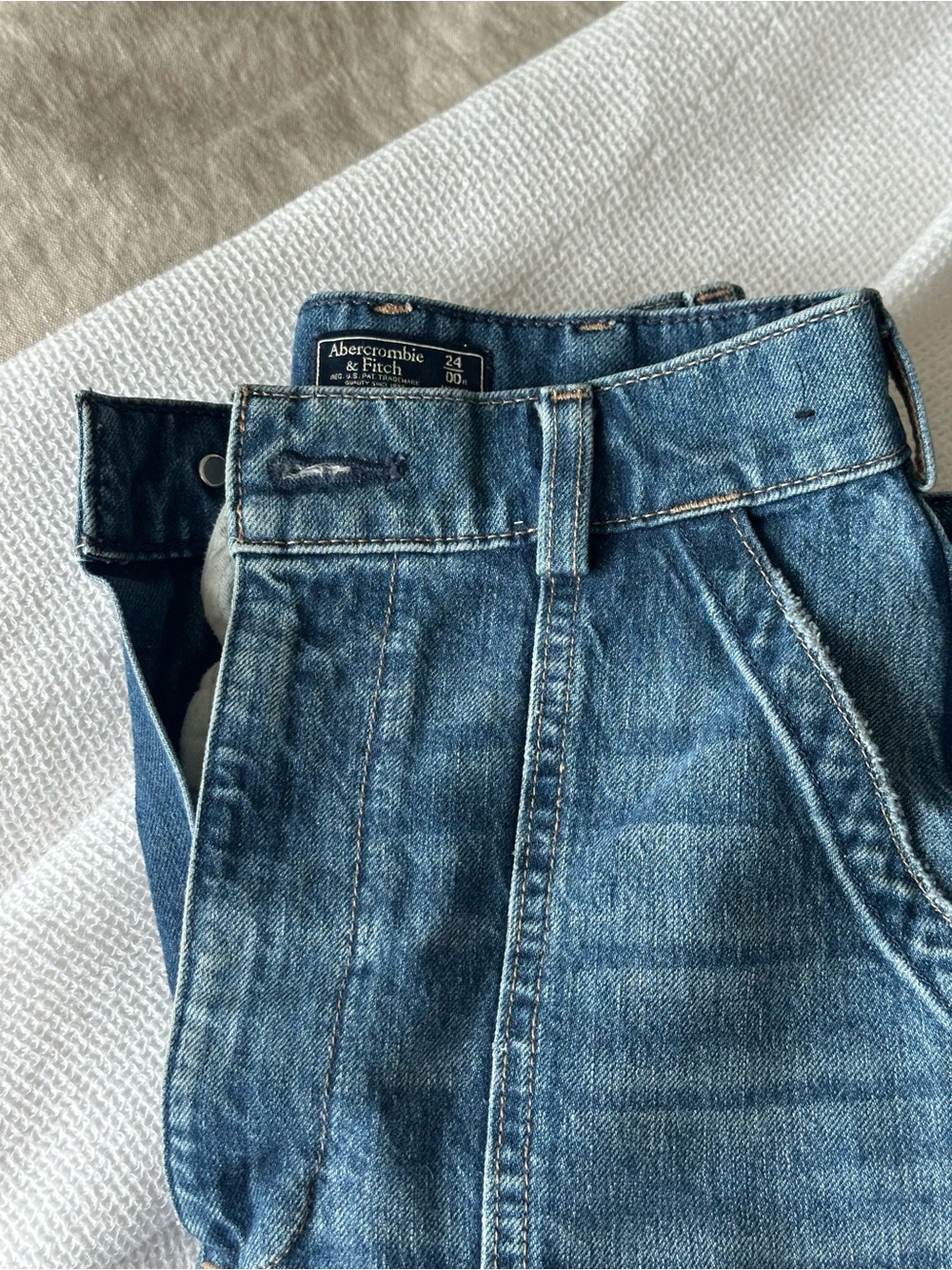 Abercrombie & Fitch Blue Women's Jeans - Picture 2 of 4
